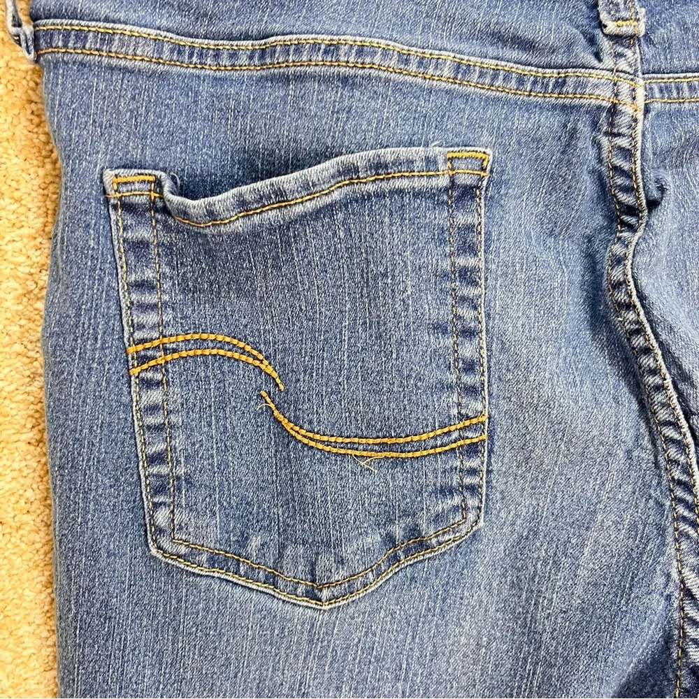 Men’s signature Levi's jeans modern straight‎ leg jeans 33x32 cotton blend fall